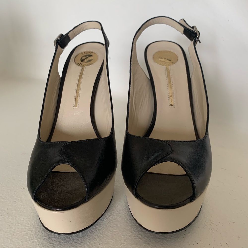 Enrico Lugani Womens heels size 7 US true leather